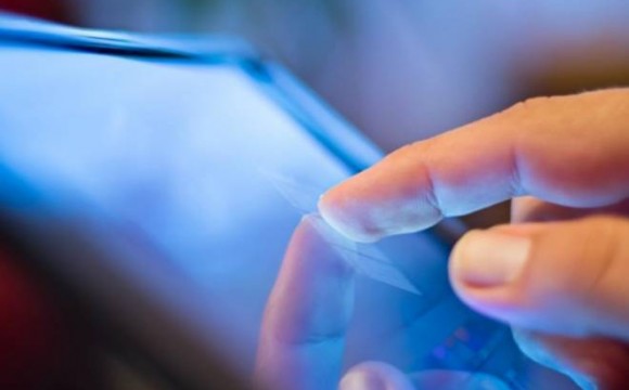 Malware observa toques na tela do celular para descobrir senhas