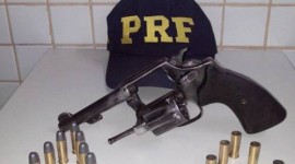 Em Guaraí, PRF prende condutor por porte de arma de fogo