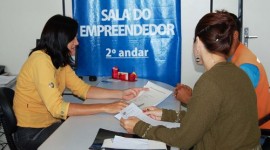 Prefeitura de Araguaína recebe certificado do TCE e Sebrae/TO
