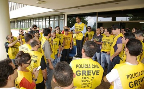 Policiais civis que estavam em greve receberão, em até 5 dias, salários descontados do Governo