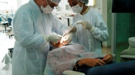 FACIT oferece atendimento ao público na área de Implante dentário