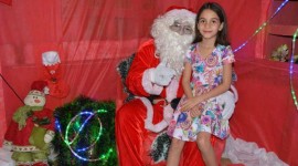 Papai Noel faz abertura oficial da Vila de Natal em Araguaína