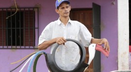 Nossa Araguaína: artesão transforma pneus velhos em obras de arte