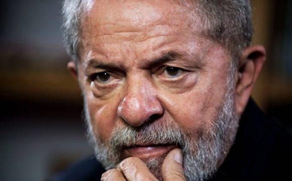TRF-4 nega embargos de Lula