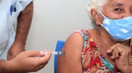 Araguaína inicia 2º dose de reforço contra covid para idosos acima dos 80 anos