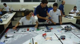 Alunos da Escola SESI realizam treinamento para Torneio de Robótica