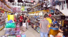 Volta às aulas: consumidores se empenham em pesquisar preços