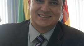 Prefeito define Divino Bethânia como líder do Executivo na Câmara