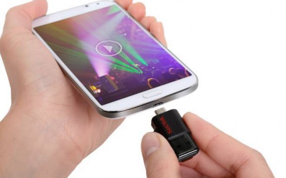 Pendrive para smartphones e tablets é lançado no Brasil