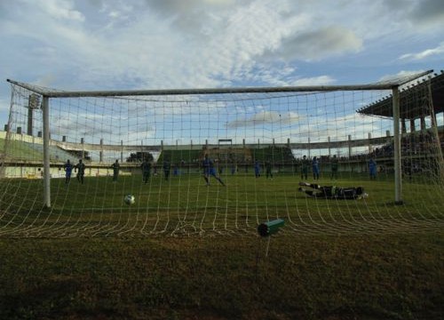 Araguaína joga mal e leva goleada em pleno Mirandão