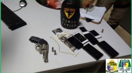 Dois suspeitos de roubo e porte ilegal de arma são presos pela PM em Araguaína