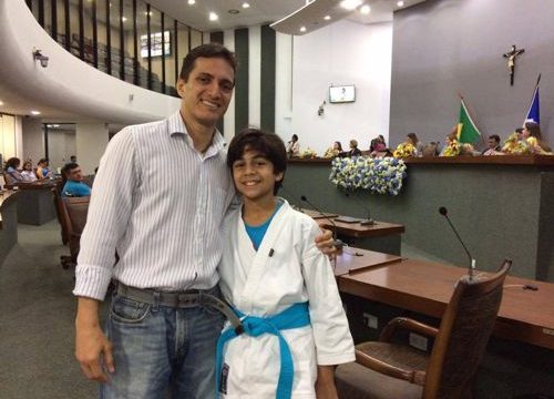 Judoca autista é homenageado em sessão solene na Assembleia Legislativa do Tocantins