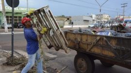 Limpeza da Prefeitura retira mais de 100 toneladas de lixo das ruas após forte chuva