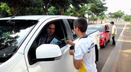 Prefeitura realiza blitz educativa em avenida da cidade no Dia Mundial da Água