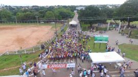 Atletas profissionais e amadores juntos na Corrida do Trabalhador de Araguaína