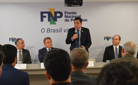 Prestigiado e reconhecido pela gestão de Palmas, Amastha assume FNP e destaca: “País precisa entrar na era dos municípios”