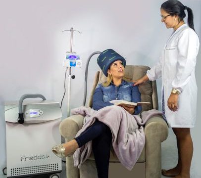 Novo equipamento ajuda a prevenir queda de cabelo durante o tratamento de quimioterapia