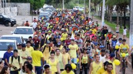 Pedal Amarelo leva dicas e sensibiliza araguainenses nas ruas de Araguaína