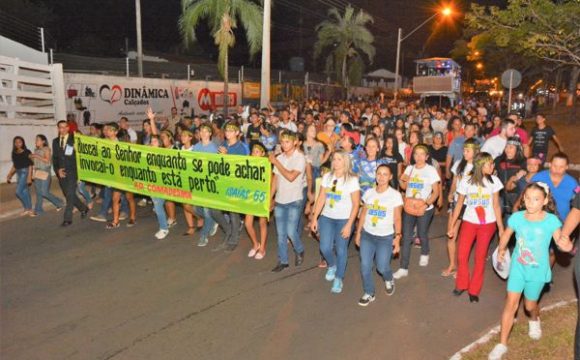 Mais de 20 mil pessoas participam da Marcha pra Jesus em Araguaína