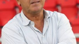 Zico leva lições dos gramados ao mundo dos negócios em palestra do Jogada de Líder em Araguaína