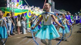 Via Lago se enche de cores e emoção em desfile que celebra a Independência do Brasil