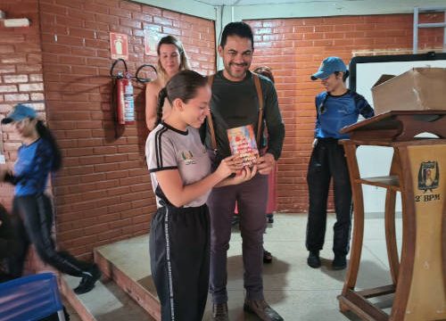 Professor da UFNT lança novo livro em Araguaína